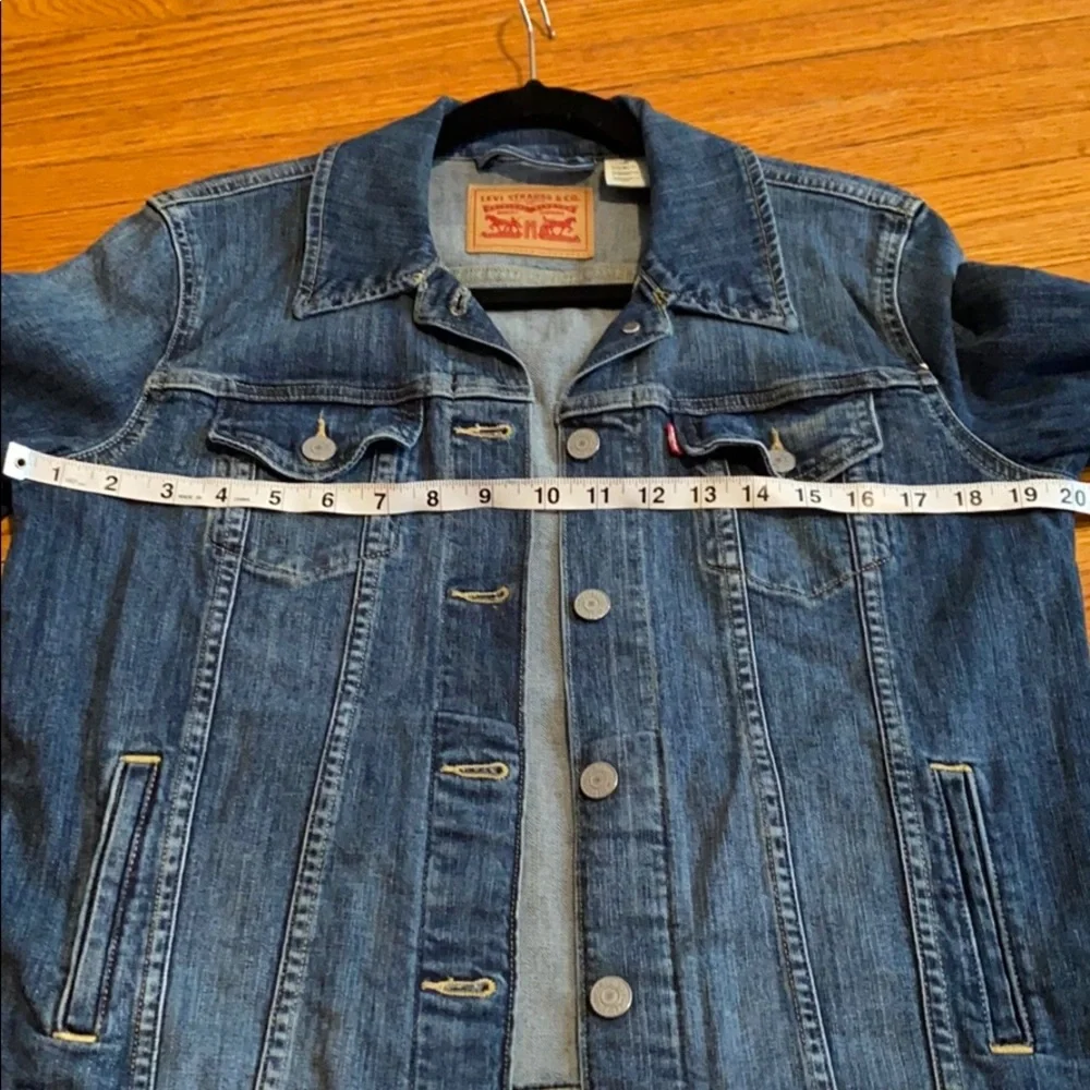 Levi’s Denim Jean Jacket - Picture 8 of 10